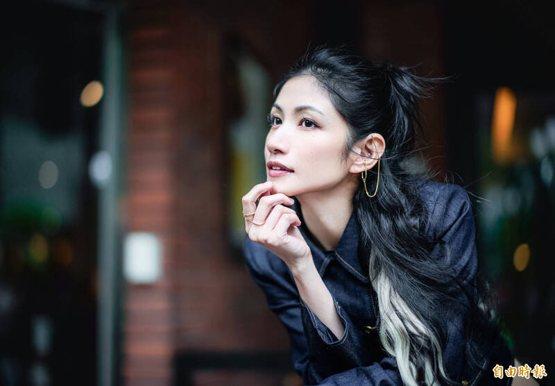 李千娜仍無法接受顏正國離世。（記者王文麟攝）