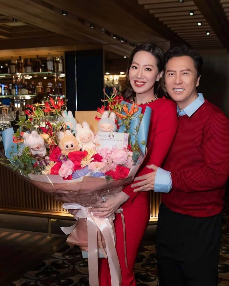 甄子丹（右）的妻子汪詩詩今晚急發文道歉。（翻攝自IG）