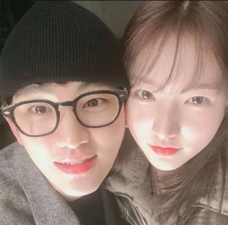 金秀賢（左）和金賽綸兩人交往相關的官司仍然在進行中。（翻攝自X）