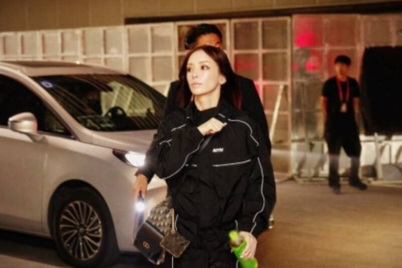 日天后濱崎步行動支持  取消演唱會煙火「為香港祈禱」