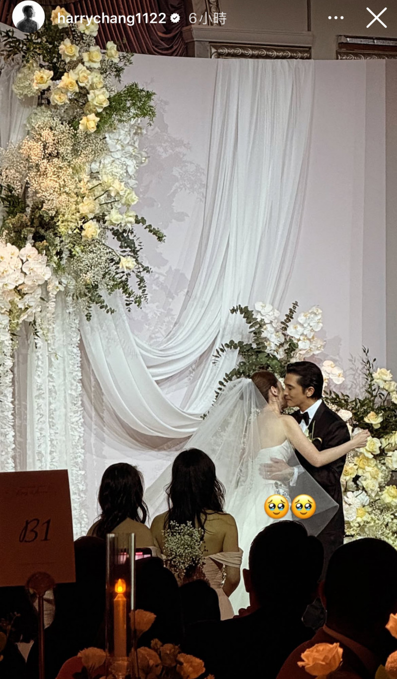 邱澤（右）、許瑋甯（左）開心補辦婚宴。（翻攝自懷秋Instagram）