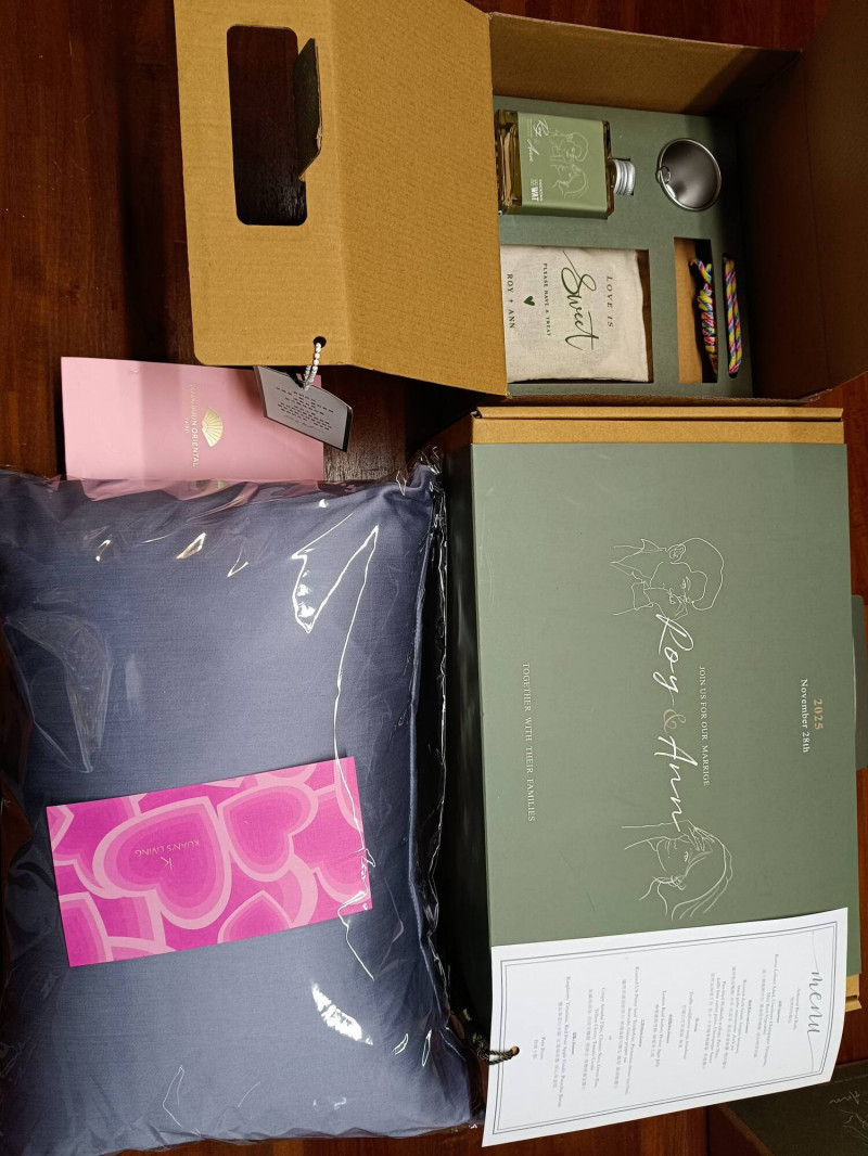 湯志偉分享邱澤、許瑋甯婚宴的伴手禮相當精美。（翻攝自臉書）