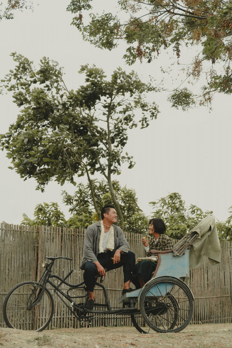 柯煒林（左）和方郁婷首度合作《大濛》。（華文創提供）