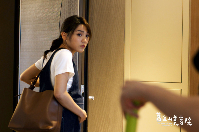 朵拉客串演出《舊金山美容院》。（TVBS提供）