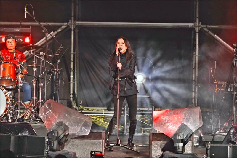 楊乃文帶來許多經典歌曲。（簡單生活節提供）