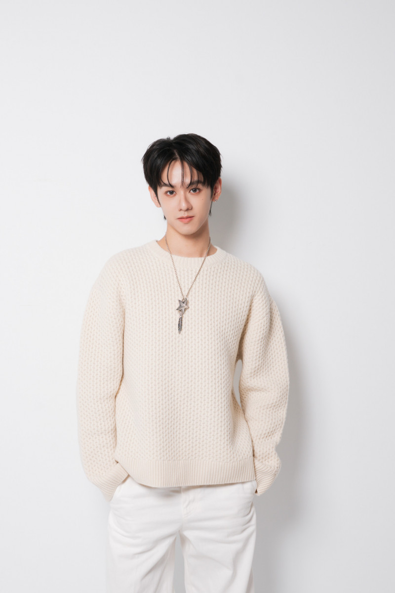 洪暐哲將為「2026雄嗨趴」帶來深情歌聲與熱力唱跳，用滿滿能量點燃全場。（年代提供）