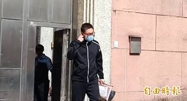 朱學恒今（1） 日出監，身形瘦了一大圈。（記者鄭淑婷攝）