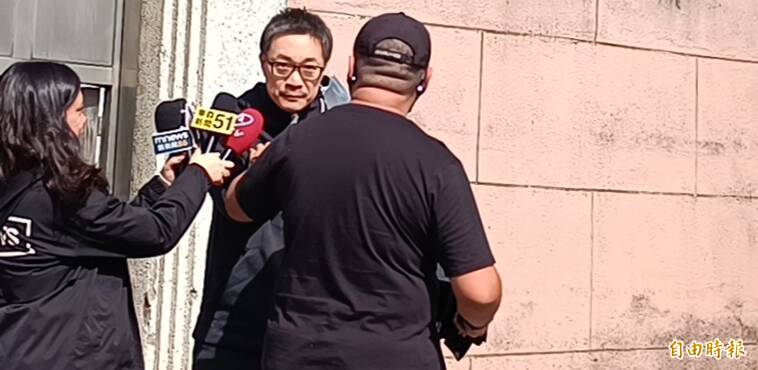 朱學恒今（1） 日出監，身形瘦了一大圈。（記者鄭淑婷攝）