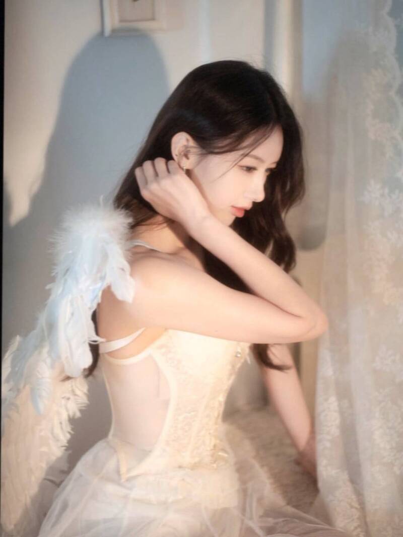 李雅英的天使照讓人驚豔。（翻攝自IG）