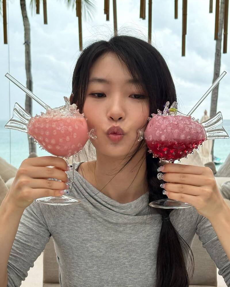 周依然學生時期專攻古典舞蹈。（翻攝自IG）