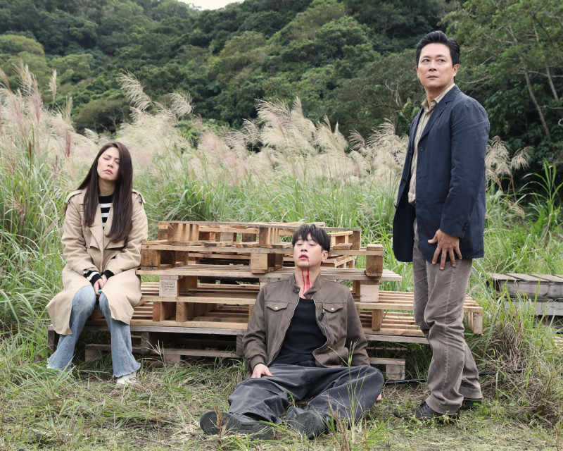 吳東諺（中）《好運來》重頭戲與王燦（右）、白家綺（左）對戲，也讓一旁工作人員頻頻拭淚。（民視提供）