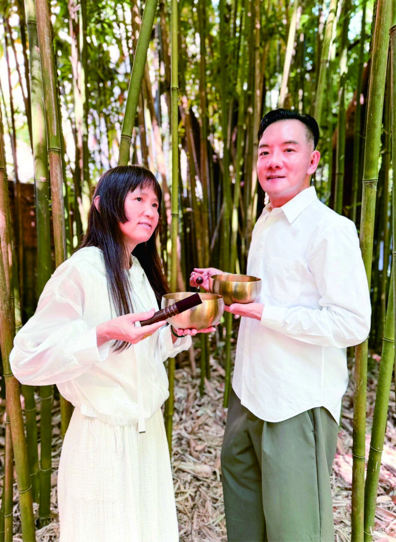 田定豐與朱衍舞攜手推出新書。（唱戲世界娛樂提供）