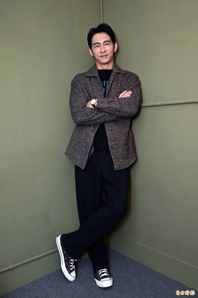 温昇豪演出《整形過後》。（記者胡舜翔攝）