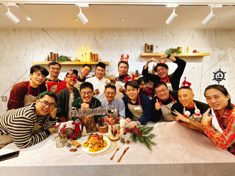 劉軒化身人生教練陪伴至少百名超男。（桂冠窩廚房提供）