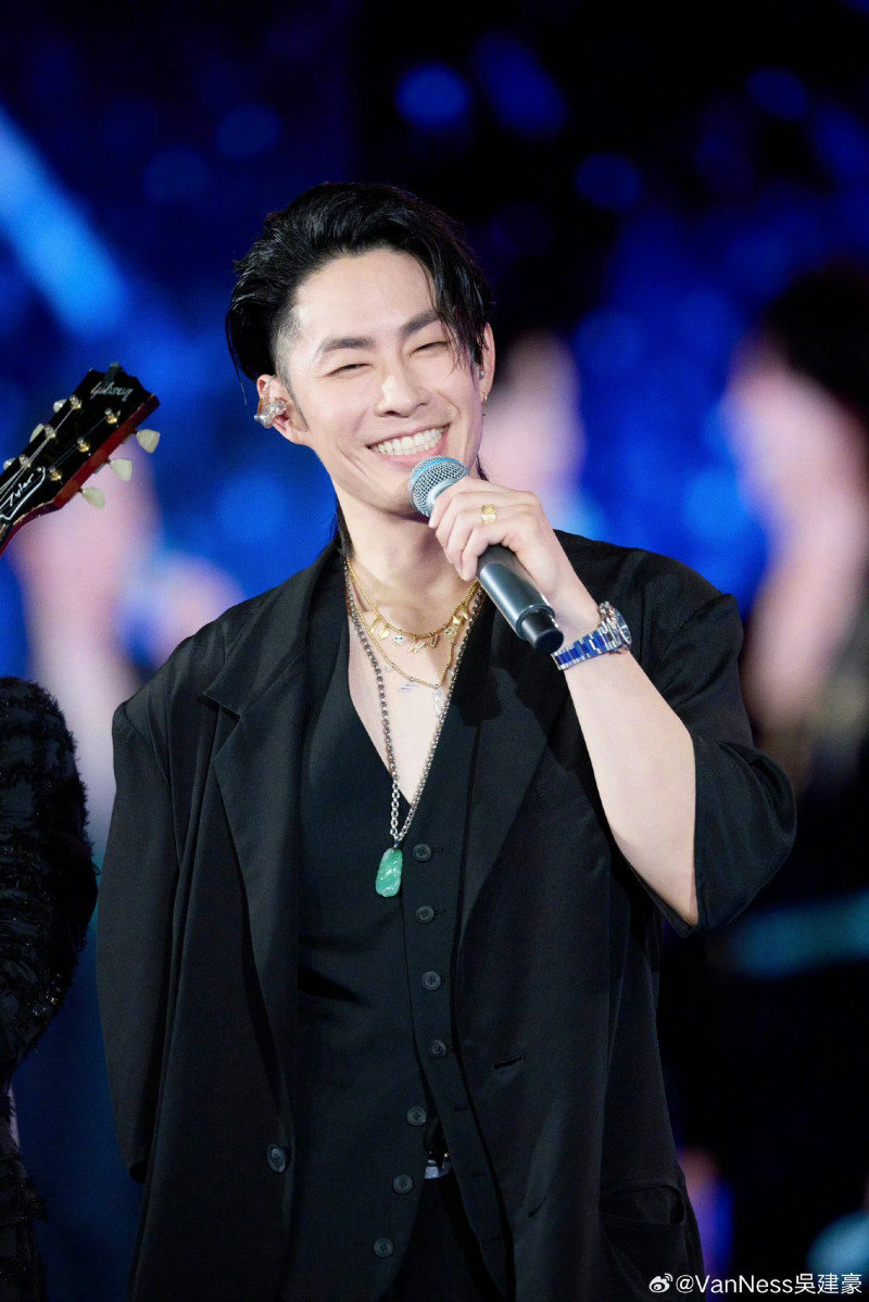 吳建豪之前雙頰較為有肉。（翻攝自微博）