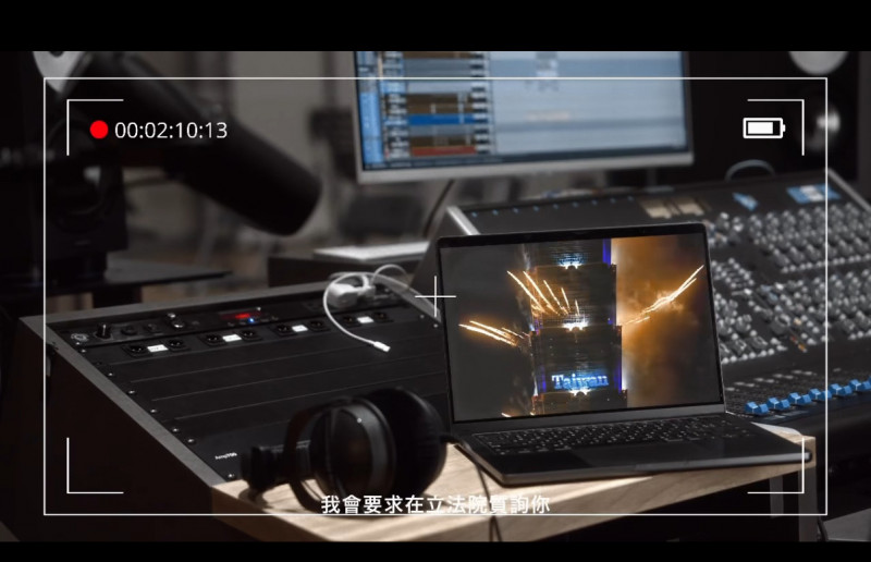 小S錄101煙火旁白。（翻攝自threads）