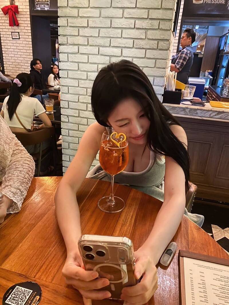 蔡瑞雪辣秀乳溝。（翻攝自IG）