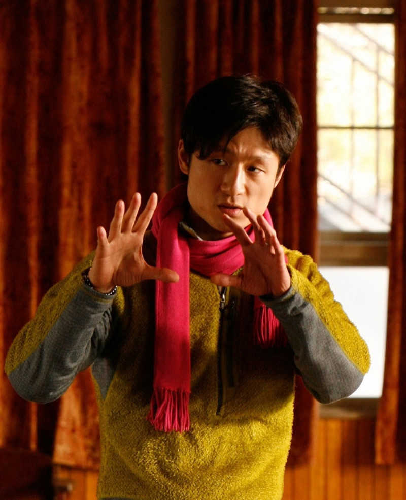 《扶桑花女孩》導演李相日當時執導的模樣有些青澀。（華映娛樂提供）