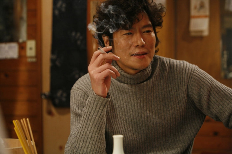 豐川悅司在《扶桑花女孩》中魅力十足。（華映娛樂提供）