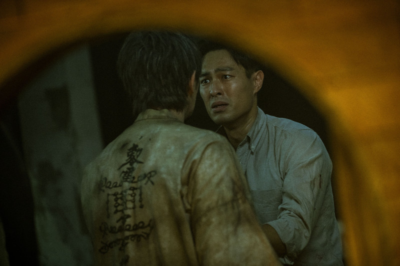 楊祐寧在《泥娃娃》為救妻女犧牲。（天予電影提供）