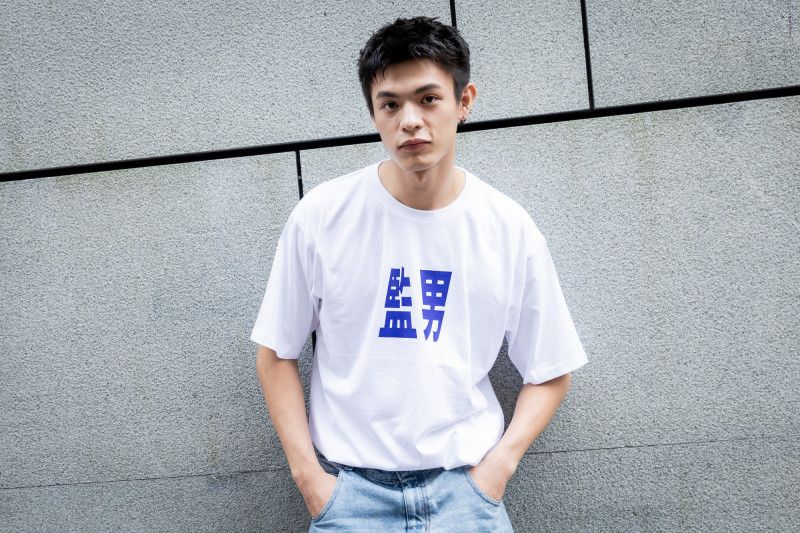 （專訪）「最帥星二代」邱以太羞認「姐姐型最對味」 自招有嚴重「床潔癖」