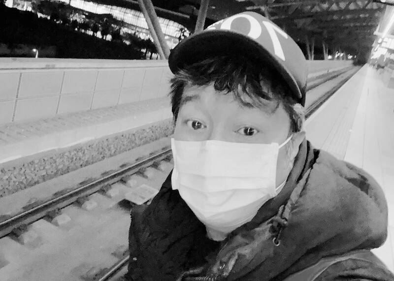 曹西平10幾歲很年輕時就跑夜總會賺錢。（翻攝自曹西平臉書）