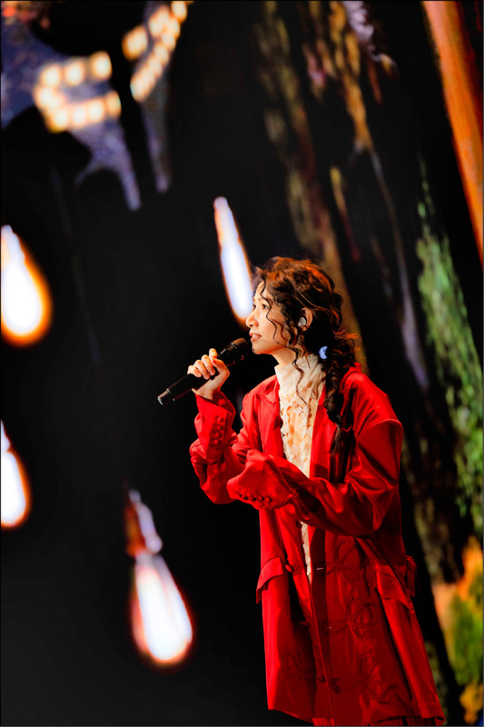 李千娜演唱會上的每一套造型都用盡心思準備。（寬宏藝術x環球音樂提供）