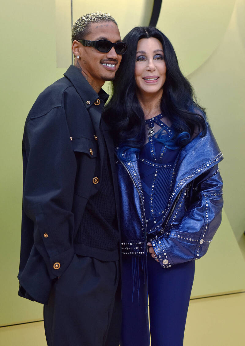 外媒報導雪兒明年將以「80高齡」出嫁。（達志影像）