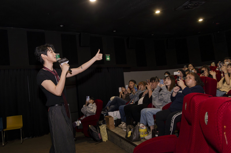 《黑白原來是真的》夏和熙首次公開演唱戲劇插曲，以溫柔嗓音讓現場觀眾瞬間沉浸。（結果娛樂提供）