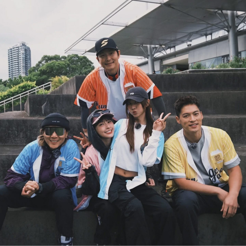 峮峮宣布畢業《飢餓遊戲》，孫協志盼外界多給善意與空間。（翻攝自臉書）