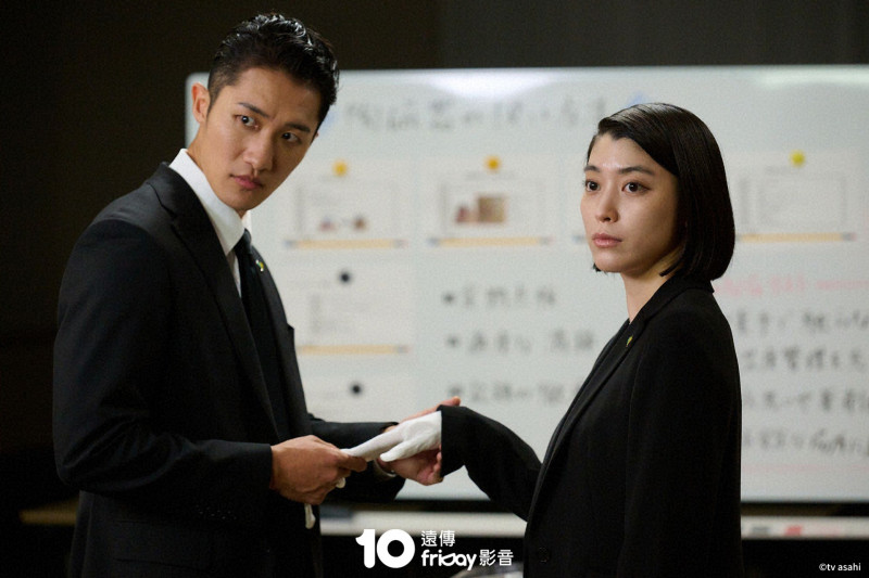 岩本照（左）、成海璃子在《戀愛保鑣24小時第2季》有精彩對手戲。（friDay影音提供）