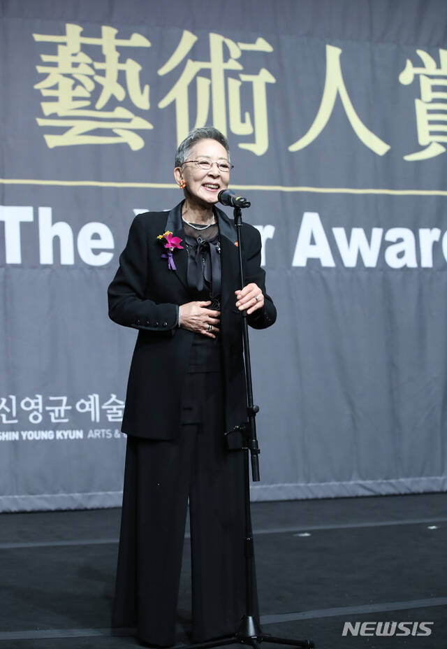 大鐘影后金智美在韓國影史的地位舉足輕重，2010年以「最華麗女演員」榮登韓國電影名人堂。（翻攝自網路）