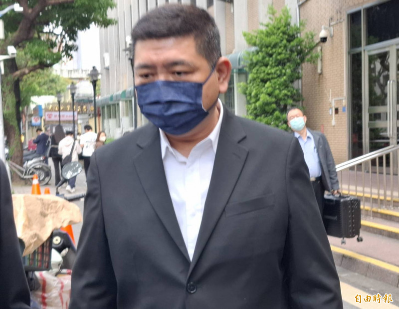 高院今審理藝人NONO涉性侵未遂案，他否認犯罪，庭訊後一言不語。（記者楊國文攝）