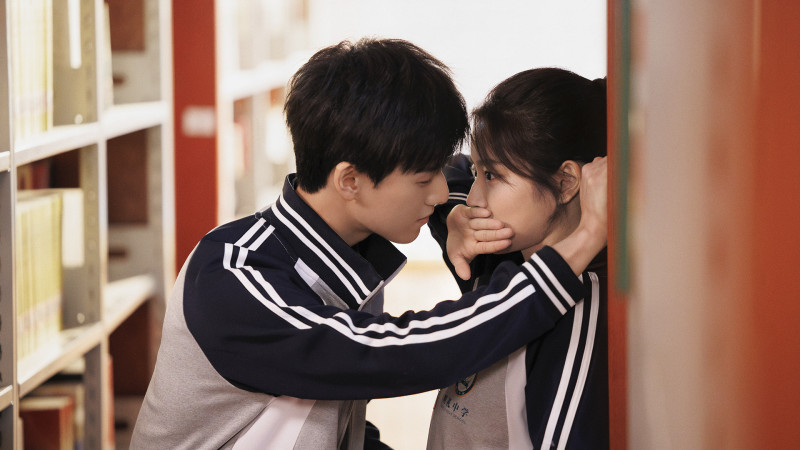 李昀銳（左）和徐若晗在《再見，怦然心動》個性看似衝突，卻意外形成互補。（龍華偶像台提供）