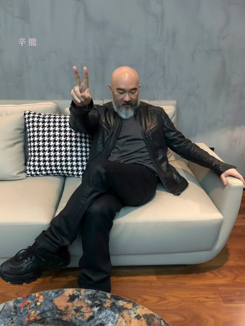 辛龍宣布復出。（翻攝臉書）