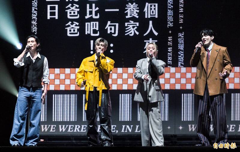 柏霖（左起）、畢書盡、戴愛玲、黃偉晉。（記者王文麟攝）