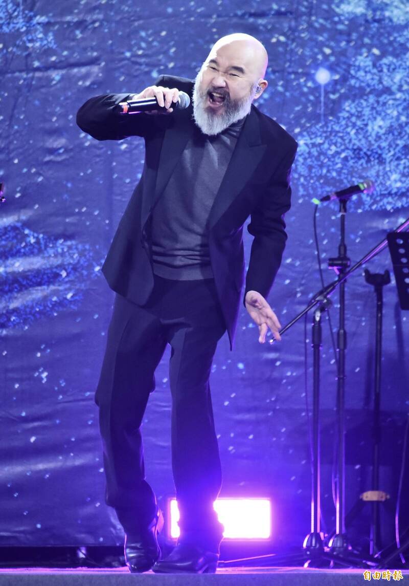 辛龍表示消失螢光幕的這5年就是專心把女兒照顧好。（記者陳奕全攝）