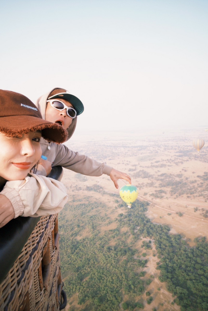健志與老婆Mia甜蜜放閃。（混血兒娛樂提供）