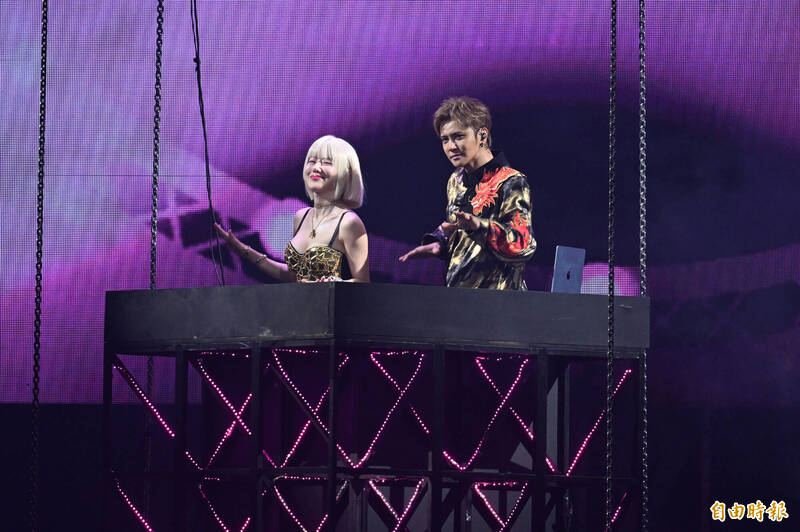 小豬特別邀請南韓火辣DJ SODA合作演出。（記者王文麟攝）