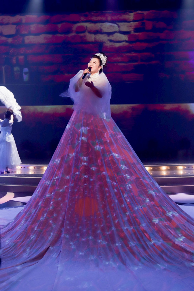 白冰冰登高3公尺大展神威，《超級冰冰Show》全勝奪冠（民視提供）