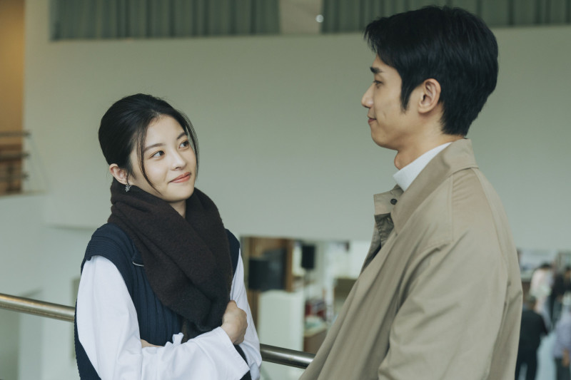 《監所男子囚生記》是詹子萱（左）第一次喜劇演出，與劉以豪（右）的對手戲互動最多。（愛奇藝國際版、壹壹影業提供）