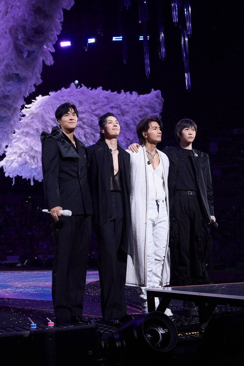 五月天促成F4合體，阿信和言承旭、吳建豪、周渝民一起完成演唱會。（相信音樂提供）