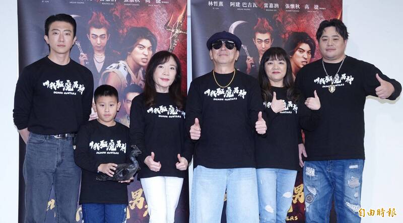 《叫我驅魔男神》媒體聯訪 左起懷秋、游禮、徐順理、高捷、陳玫君、吳震亞。（記者潘少棠攝）