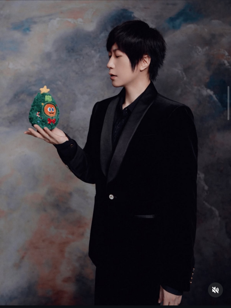 阿信摔下台後平安夜發聲「人生舞台難免踏空」 談吵雜聲引聯想