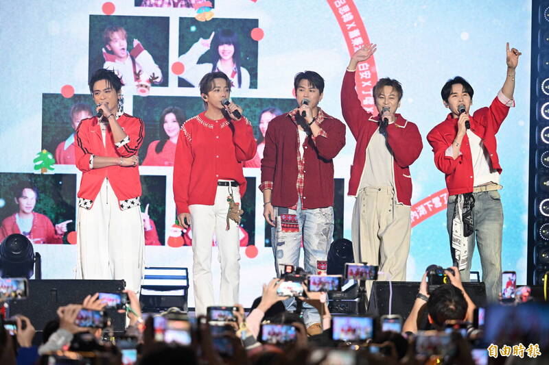 Energy來了！坤達書偉閃兵風波後全員合體現身 平安夜捐500萬助社福團體