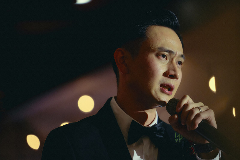 劉冠廷在《雙囍》中吐出心聲「沒一場婚禮是屬於我們的」，道出許多新人結婚心聲。（水花電影提供）