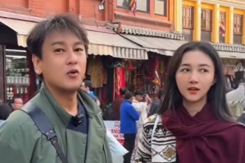 朱孝天（左）與老婆韓雯雯。（翻攝自微博）