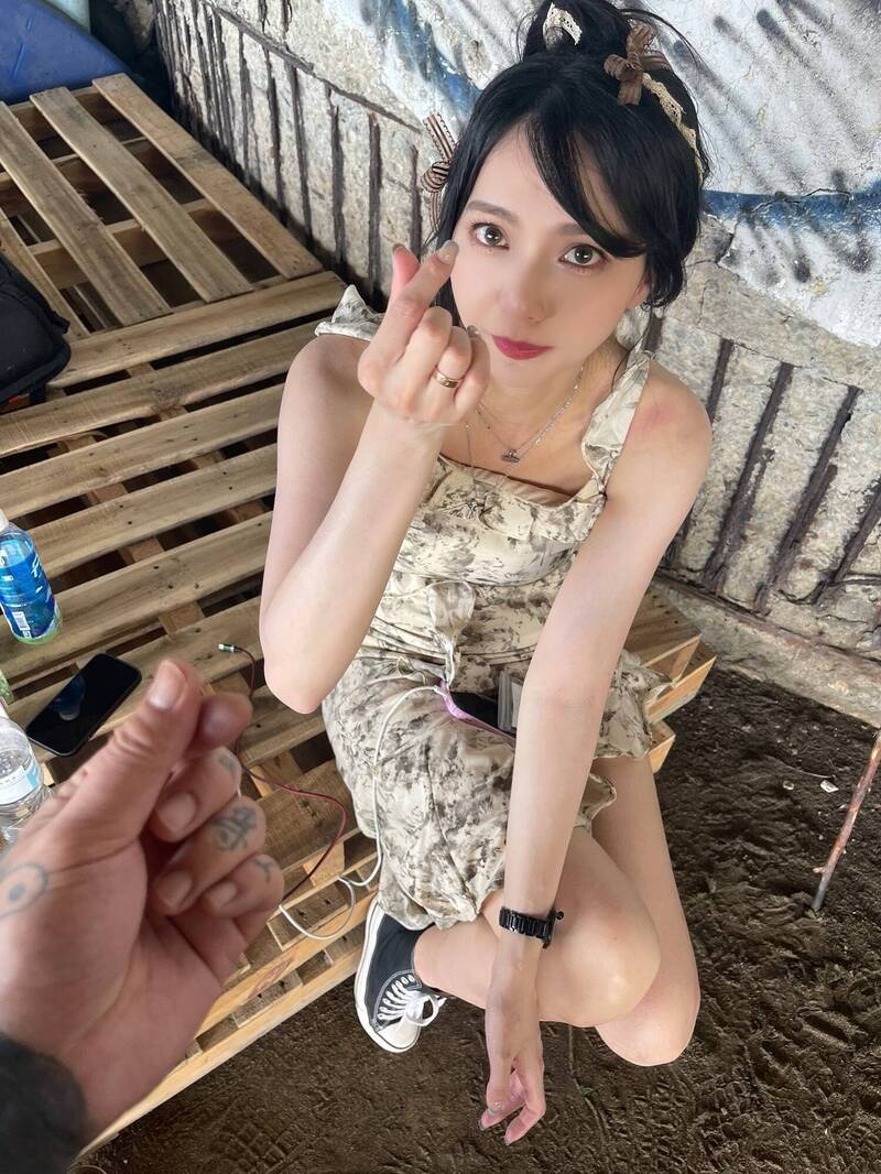 陳緗妮發文看似抱怨實則放閃。（翻攝自臉書）