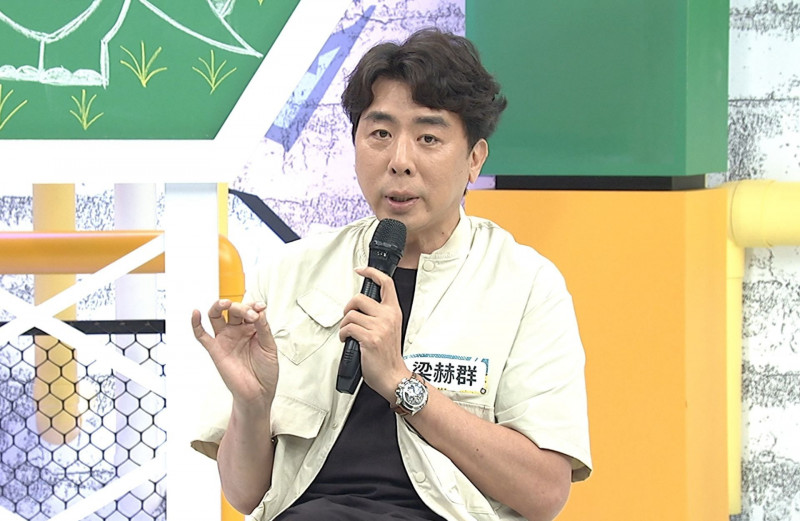 梁赫群笑稱被砸的苦主就是他。（中天提供）