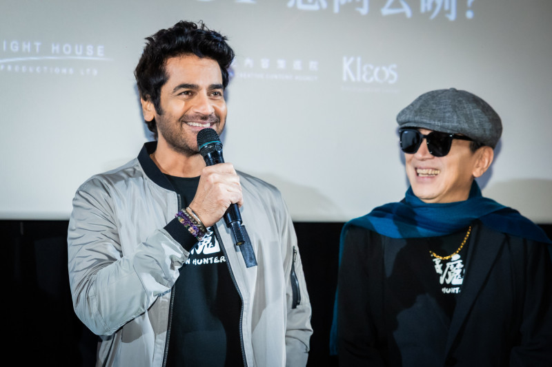 印度男神阿建再度來台現身影城首會《叫我驅魔男神》的觀眾。（光盛影業提供）